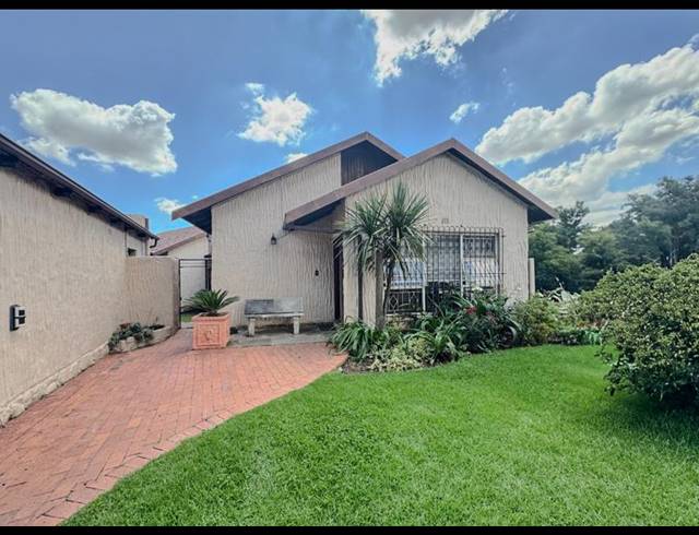 4 BEDROOM HOUSE FOR SALE IN MONDEOR